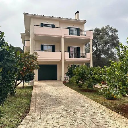 Michael - Private Parking شقة