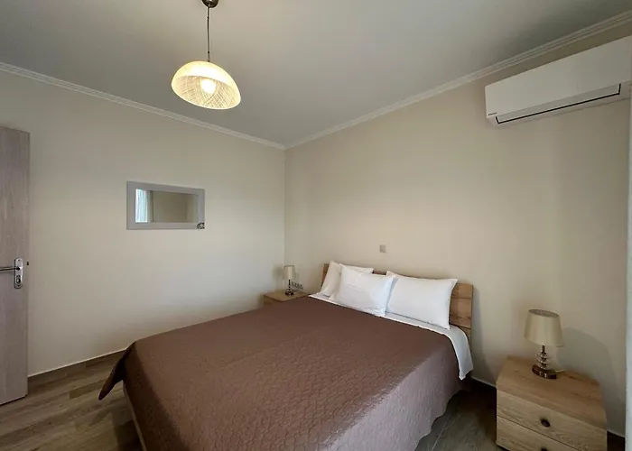 Michael - Private Parking Apartment