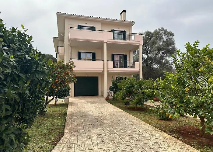 Michael - Private Parking Apartment