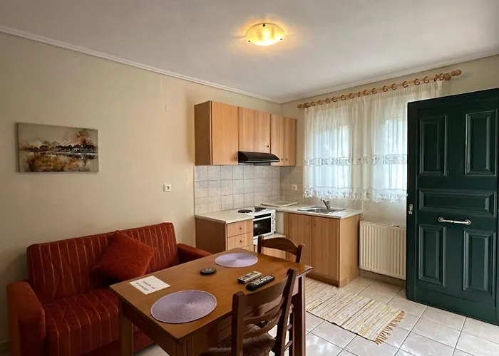 Michael - Private Parking Apartment Lefkada City